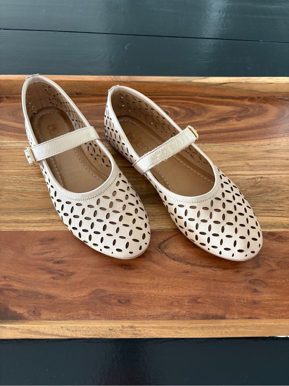 Bueno blush Perforated Mary Jane Flats. Sz 39